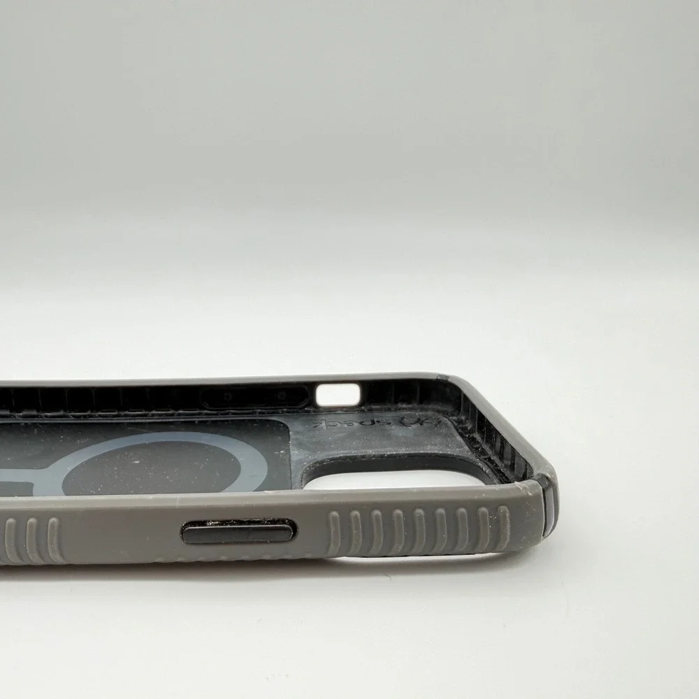 Speck Phone Case iPhone 13 Pro 6.1 MagSafe Presidio2 Grip